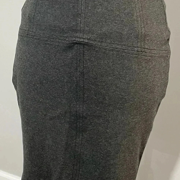 Zara Basic grey stretch pencil skirt size M EUC kick pleat, back zip - Picture 7 of 9